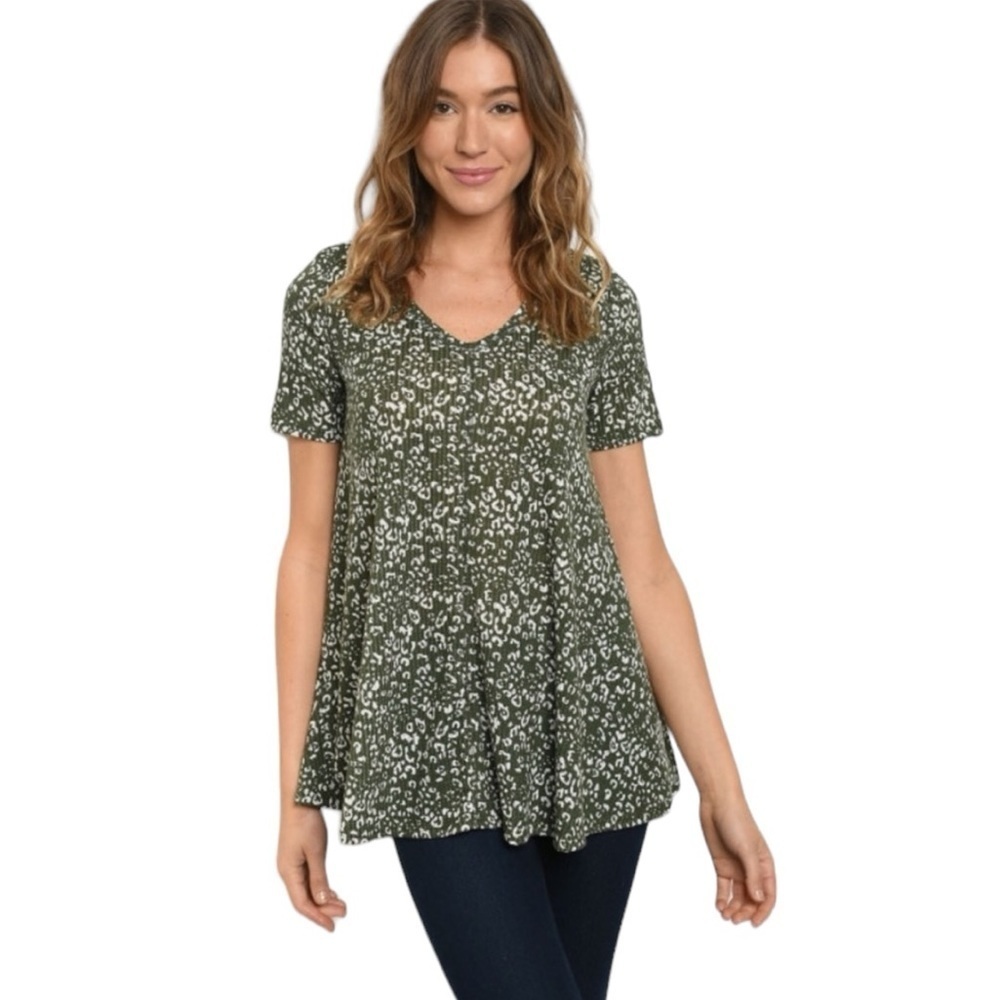 NWT Janette Plus animal print tunic. Size Large